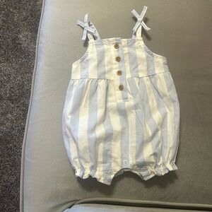 Carters Newborn romper